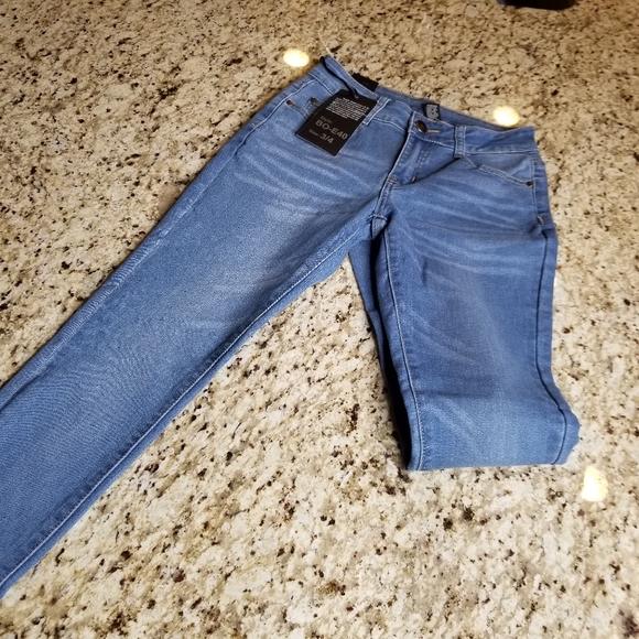 B.O.B Jeans Jeans Bob New Skinny Jean Mid To High Rise Size 3 4